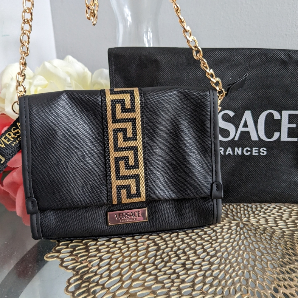 Versace - Picture 3 of 11